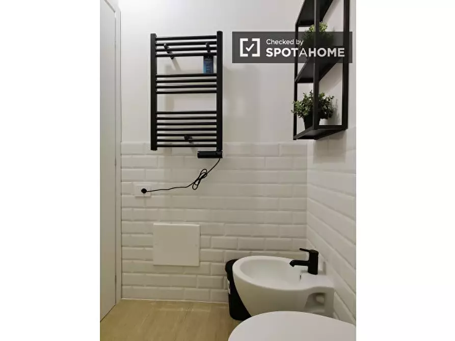 Immagine 8 di Camera condivisa in affitto  in Via Sebino a Milano