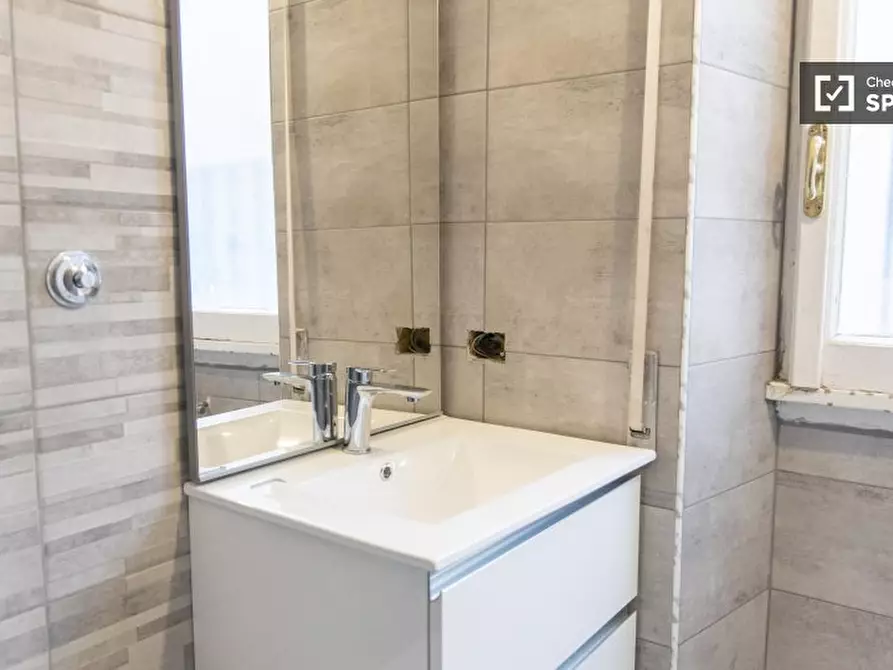 Immagine 2 di Camera condivisa in affitto  in Via Val d'Aosta a Roma