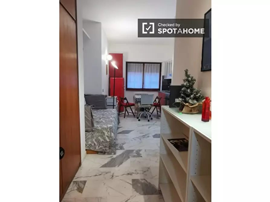 Immagine 1 di Ufficio in affitto  in Via Giovanni Aurispa a Roma