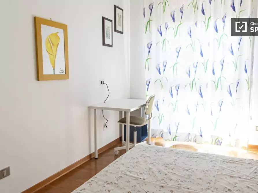 Immagine 17 di Camera condivisa in affitto  in Via Gian Antonio Maggi a Roma