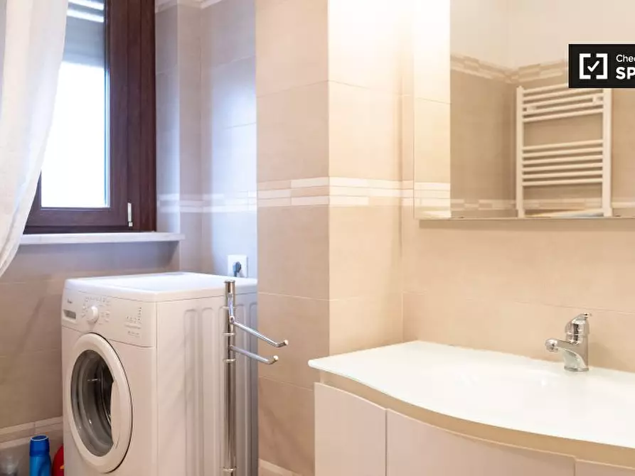 Immagine 15 di Camera condivisa in affitto  in Via Zanobini a Roma