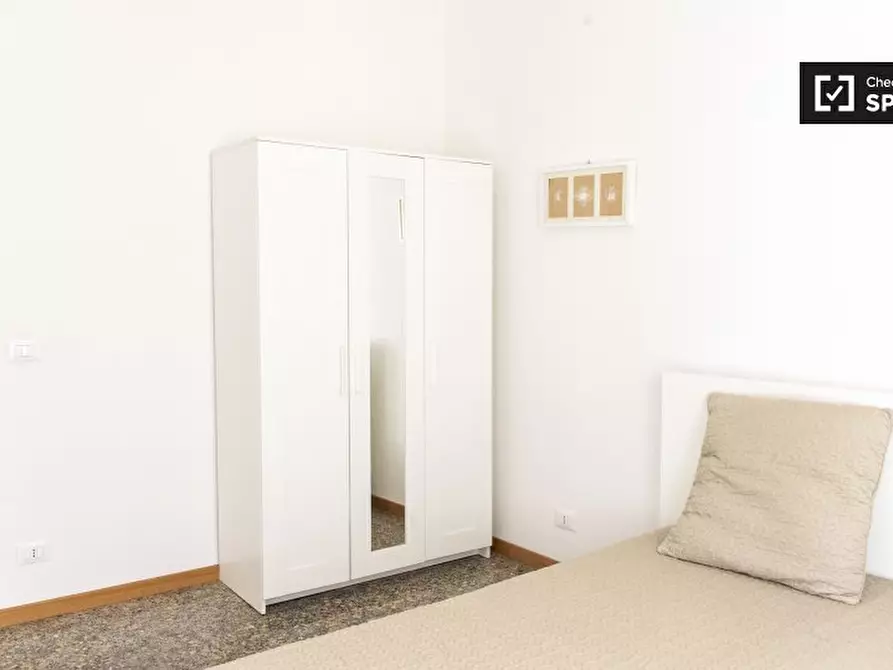 Immagine 4 di Camera condivisa in affitto  in Via Portuense a Roma