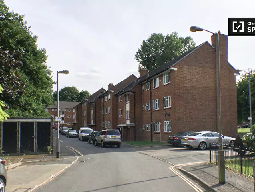 Immagine 11 di Camera condivisa in affitto  in Whitnell Way a Wandsworth