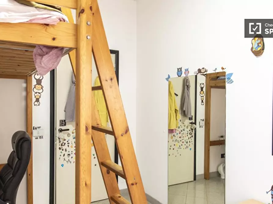 Immagine 4 di Camera condivisa in affitto  in Lungotevere di Pietra Papa a Roma