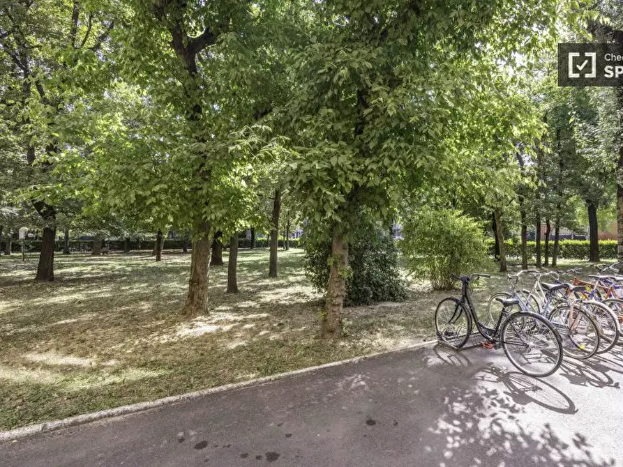 Immagine 12 di Camera condivisa in affitto  in Via S. Donato a Bologna