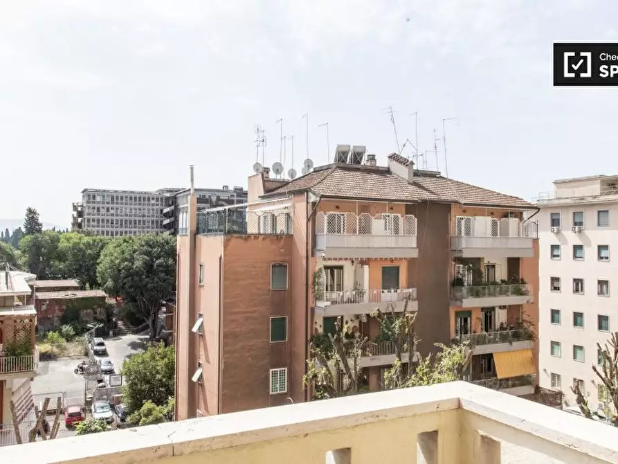 Immagine 6 di Camera condivisa in affitto  in Viale Ippocrate a Roma