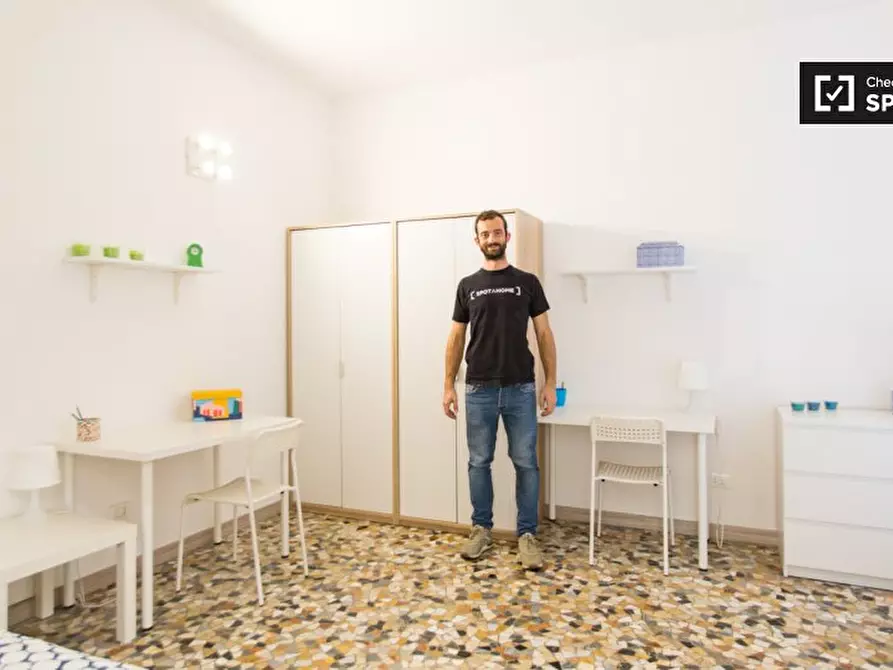 Immagine 16 di Camera condivisa in affitto  in Via Rutilia a Milano