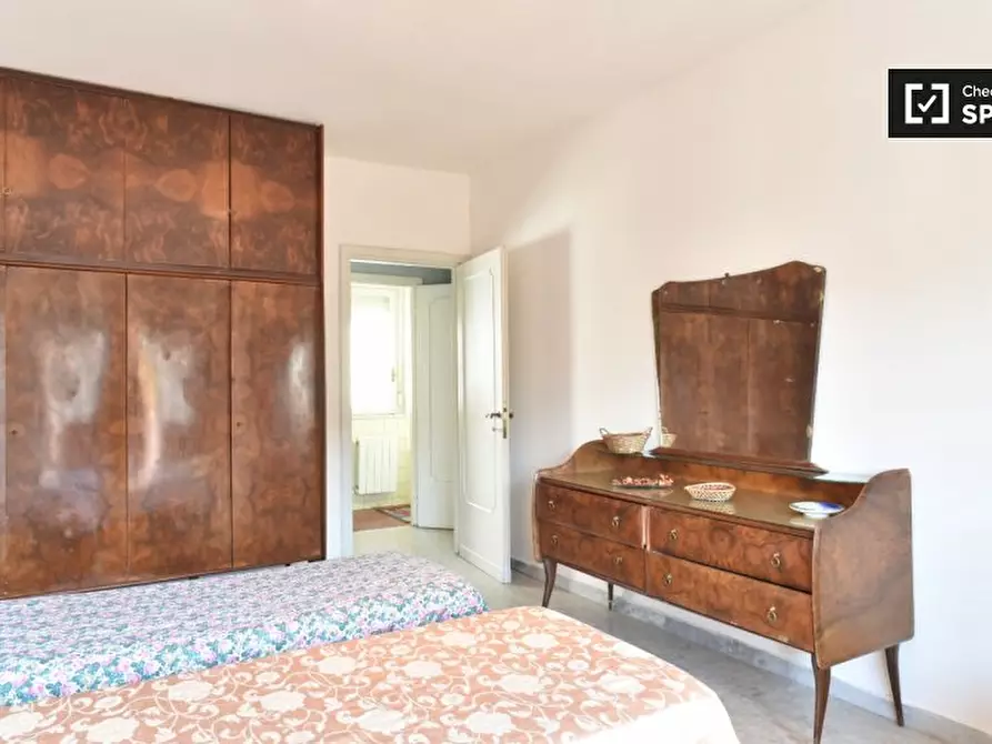 Immagine 18 di Camera condivisa in affitto  in Via Sandro Sandri a Roma