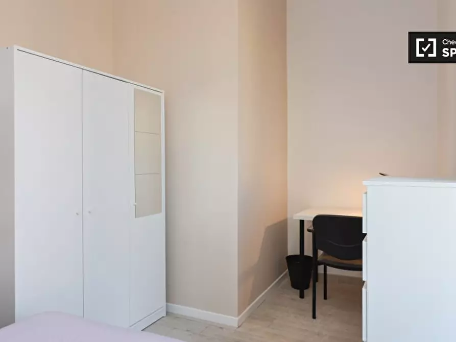 Immagine 3 di Camera condivisa in affitto  in Via dei Sulpici a Roma