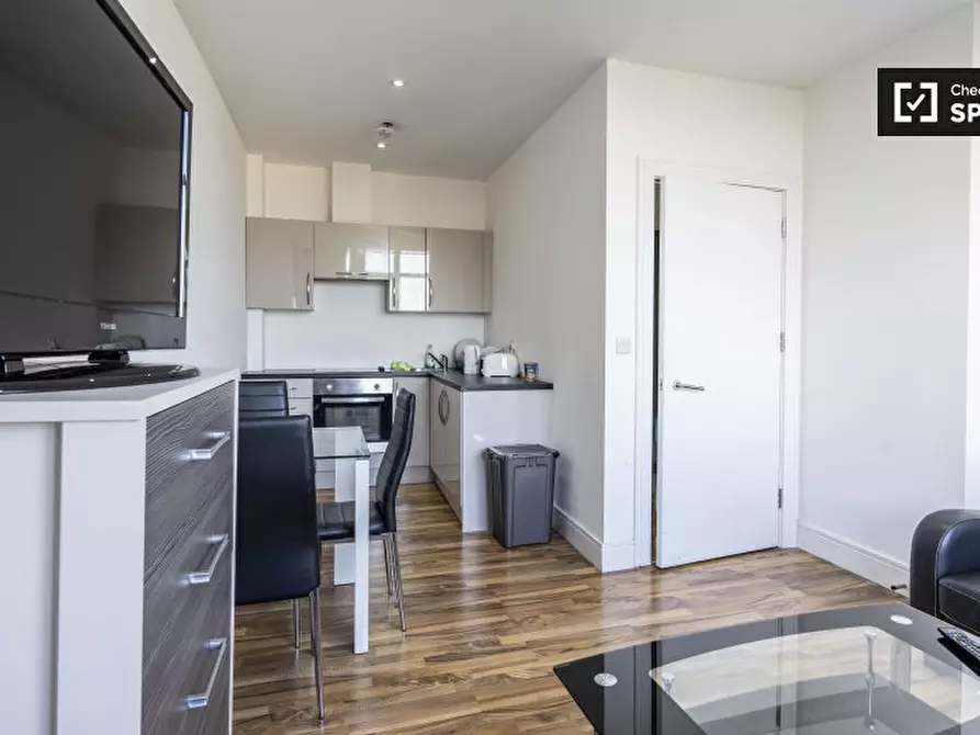 Immagine 2 di Appartamento in affitto  in St James's Rd a Camberwell