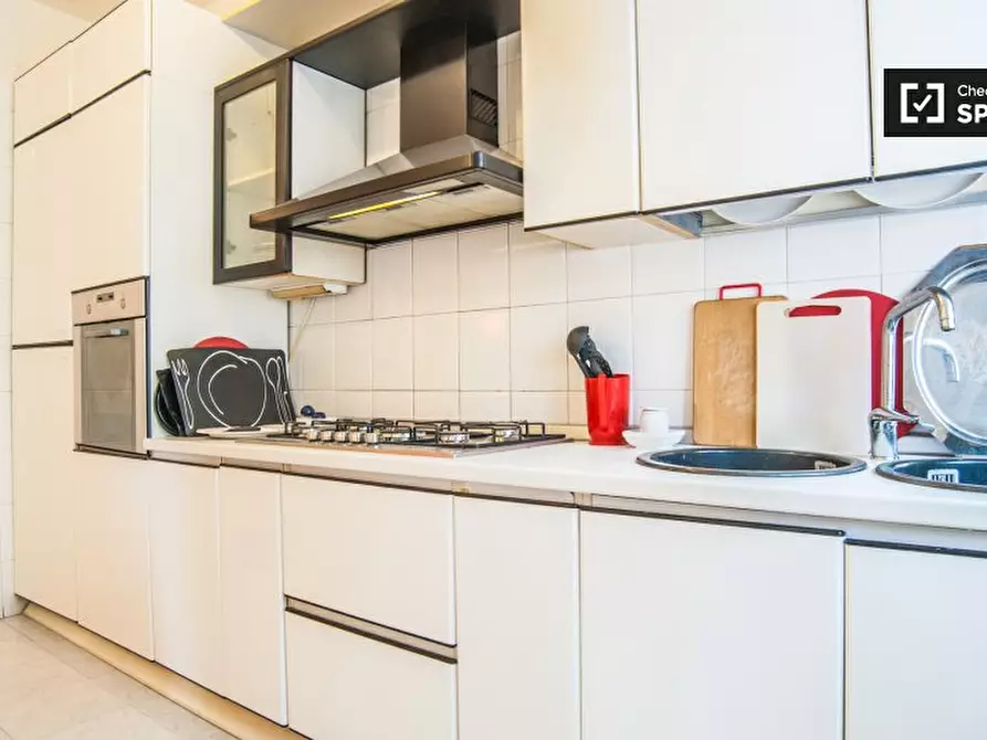 Immagine 10 di Camera condivisa in affitto  in Via Pietro Romano, 00169 Roma RM, Italy a Roma