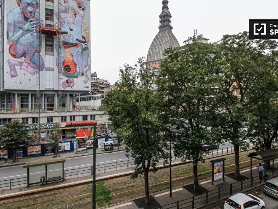 Immagine 8 di Camera condivisa in affitto  in Corso S. Maurizio a Torino