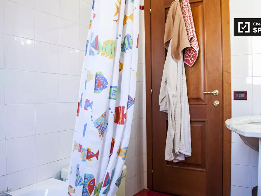 Immagine 16 di Camera condivisa in affitto  in Via dei Crispolti a Roma