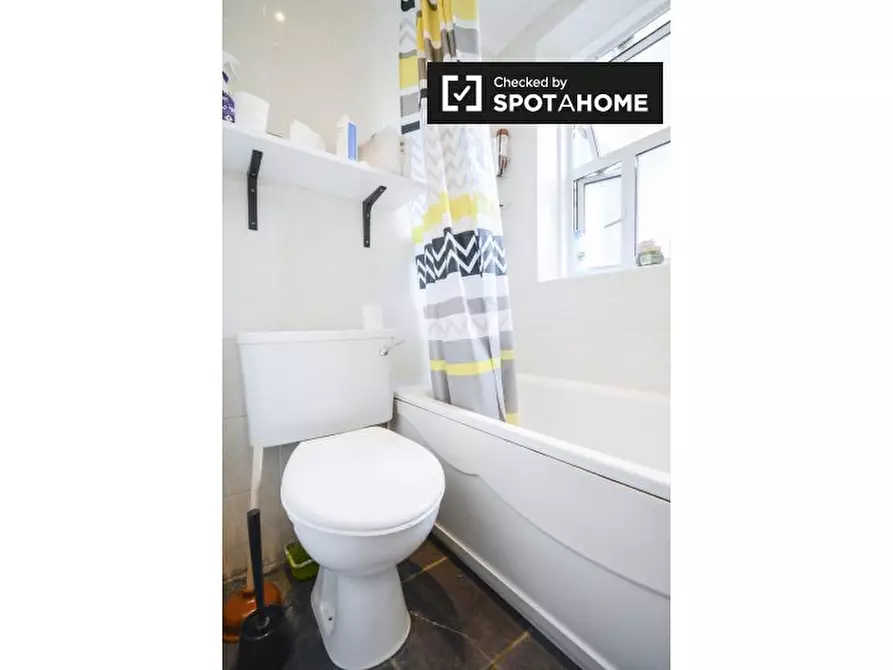 Immagine 15 di Camera condivisa in affitto  in Berriman Rd a Islington
