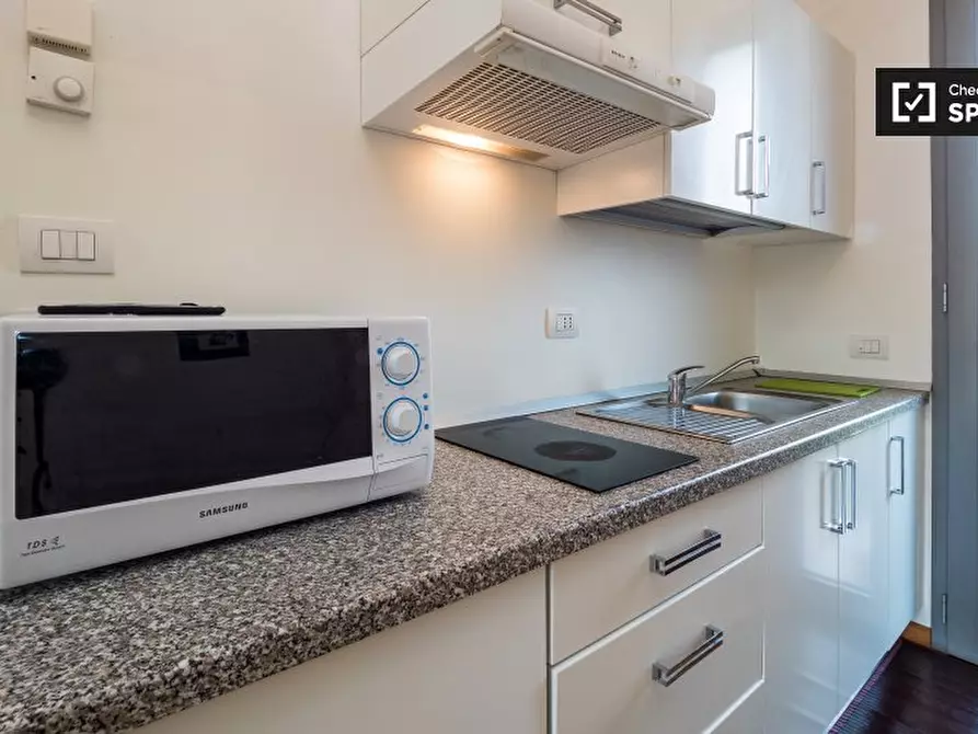 Immagine 3 di Ufficio in affitto  in Via Enrico Cosenz a Milano