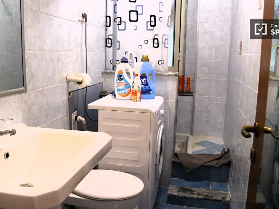 Immagine 11 di Camera condivisa in affitto  in Via Giuseppe de Robertis a Roma