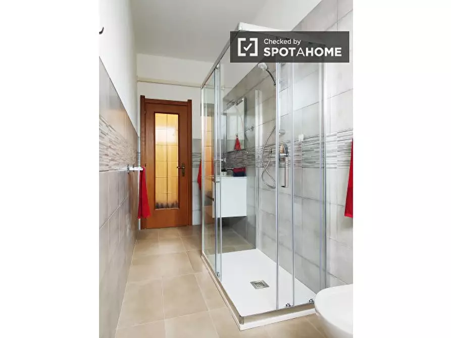 Immagine 17 di Camera condivisa in affitto  in Via Luigi Prinetti a Milano