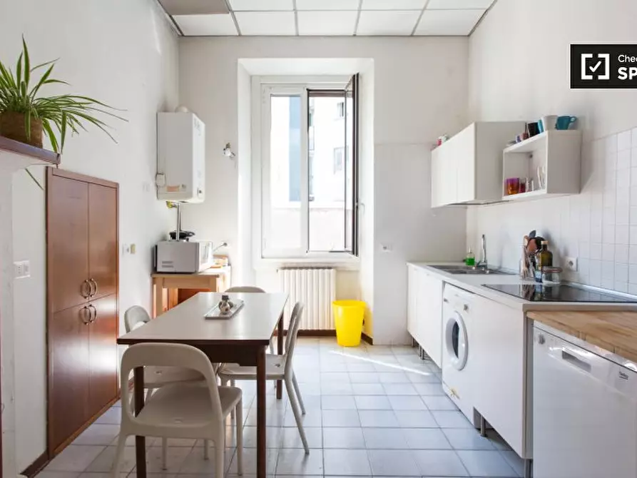 Immagine 9 di Camera condivisa in affitto  in via Curtatone a Milano