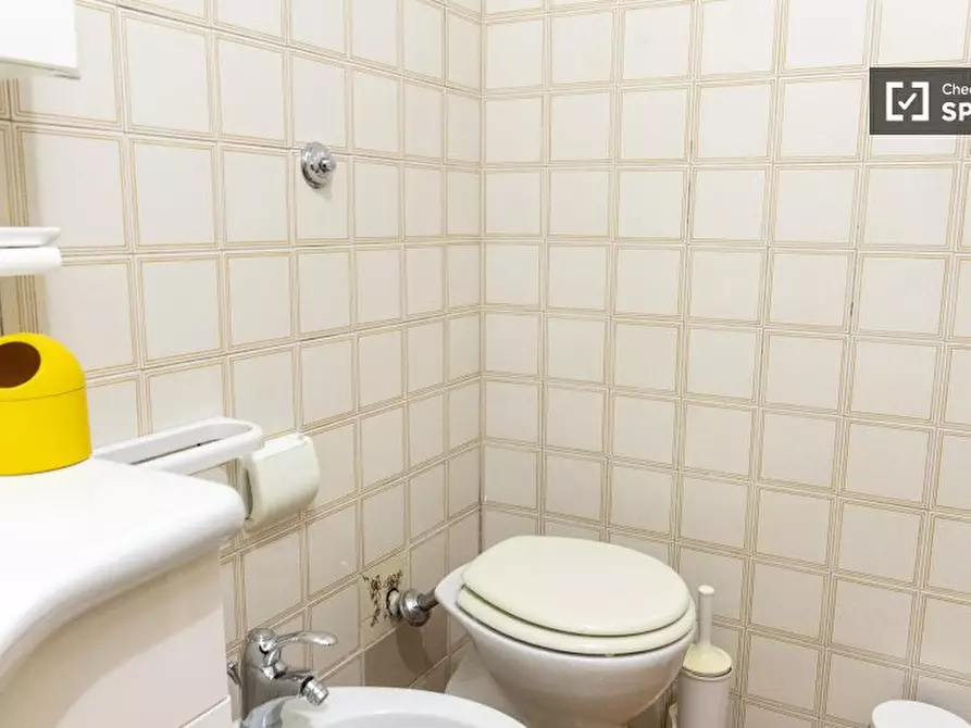 Immagine 13 di Camera condivisa in affitto  in Largo Valerio Bacigalupo a Roma