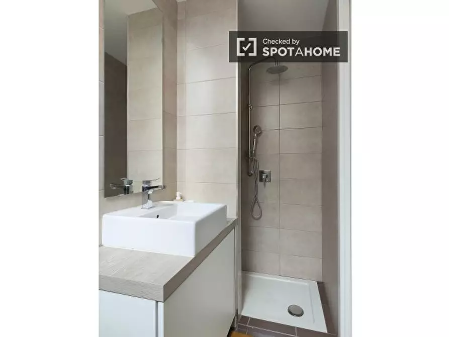 Immagine 16 di Ufficio in affitto  in Via Stromboli a Milano