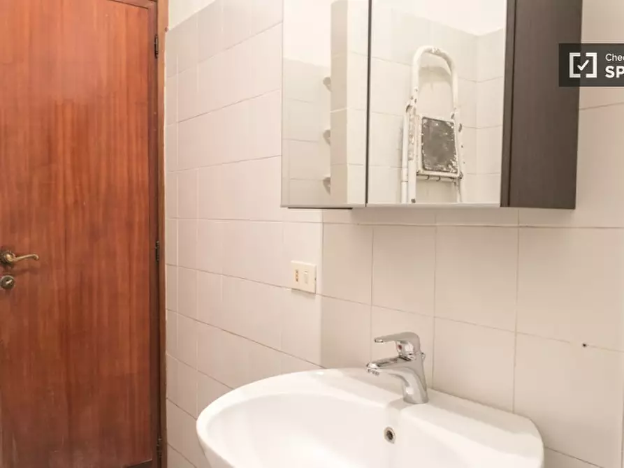Immagine 17 di Camera condivisa in affitto  in Via Fratelli Poggini a Roma