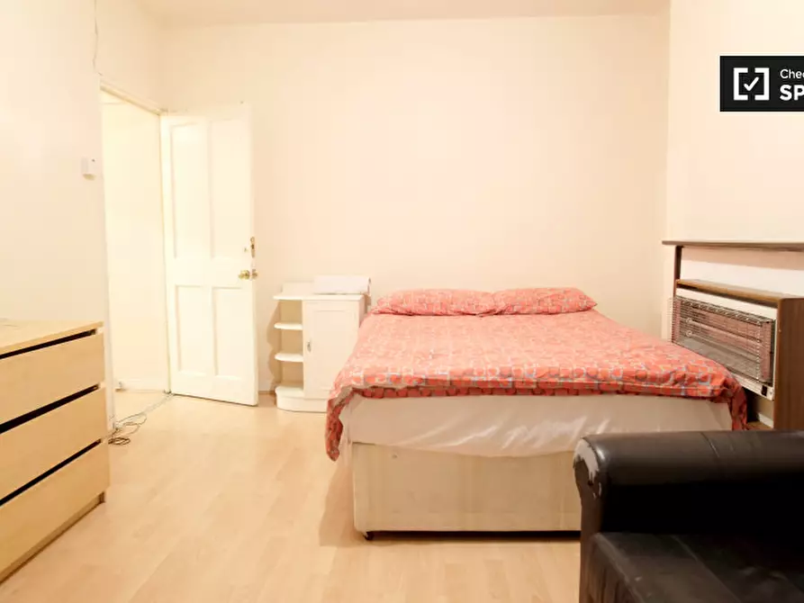 Immagine 3 di Camera condivisa in affitto  in Spelman Street a Poplar