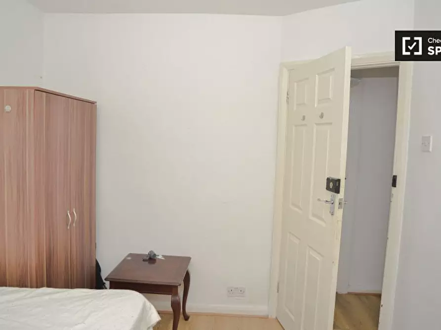 Immagine 4 di Camera condivisa in affitto  in Green Ln a Staines