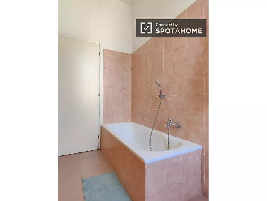 Immagine 11 di Camera condivisa in affitto  in Via Nicola Palmieri a Milano