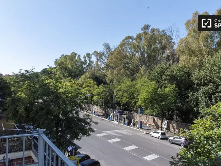 Immagine 5 di Camera condivisa in affitto  in Via Portuense a Roma