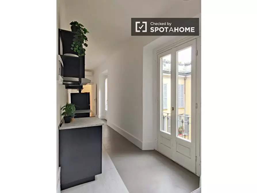 Immagine 15 di Camera condivisa in affitto  in Corso Venezia a Milano