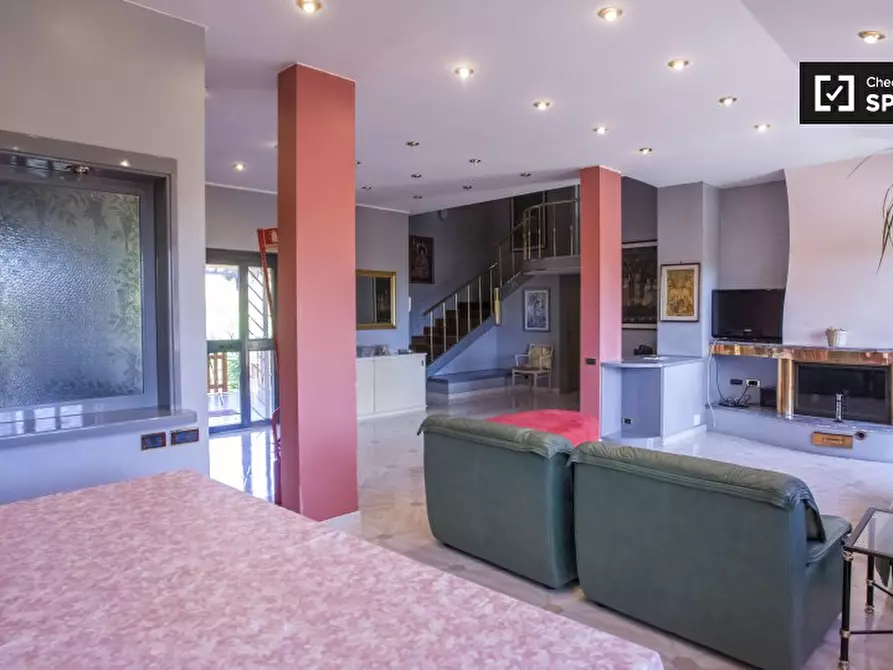 Immagine 4 di Appartamento in affitto  in Via Del fosso di Fioranello a Roma