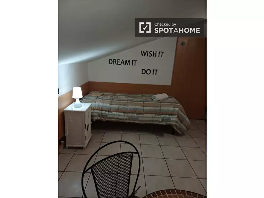 Immagine 6 di Camera condivisa in affitto  in Via Fraconalto a Roma