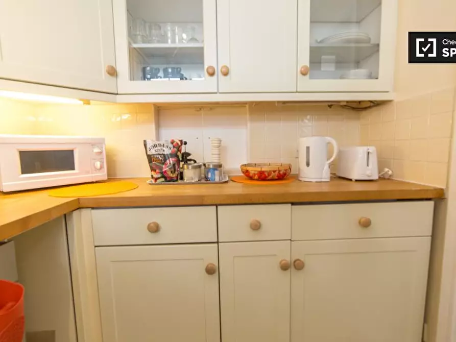 Immagine 8 di Appartamento in affitto  in Flat, Whitley House, Churchill Gardens, London SW1V 3BH, UK a 