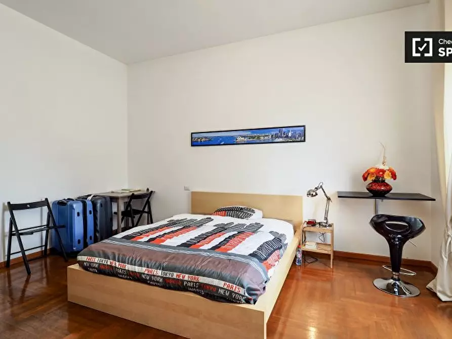 Immagine 2 di Camera condivisa in affitto  in Viale Renato Serra a Milano