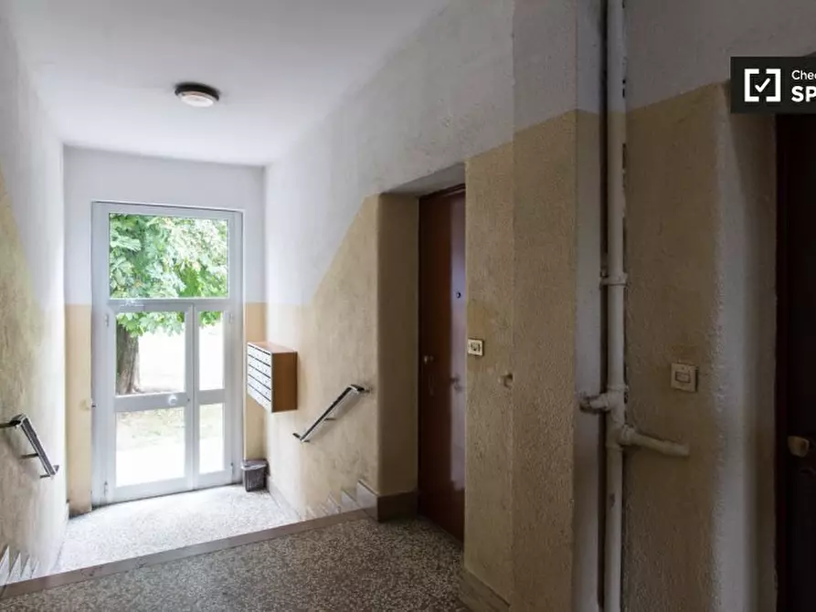 Immagine 15 di Camera condivisa in affitto  in Via Carlo Girola a Milano