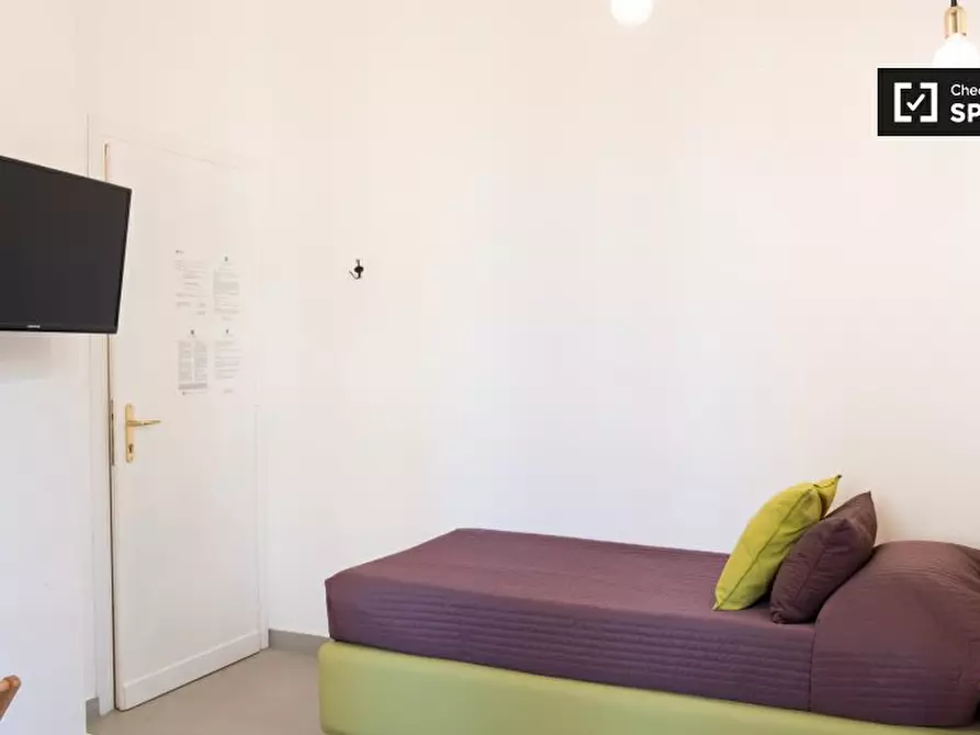 Immagine 2 di Camera condivisa in affitto  in Via dei Giovi, 00141 Roma RM, Italy a Roma