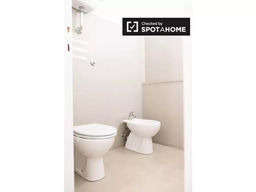 Immagine 18 di Camera condivisa in affitto  in Via dei Giovi, 00141 Roma RM, Italy a Roma