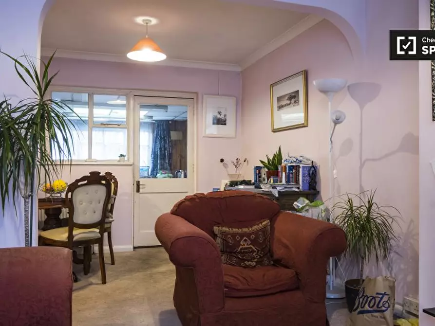Immagine 6 di Camera condivisa in affitto  in Rochford Way a Croydon