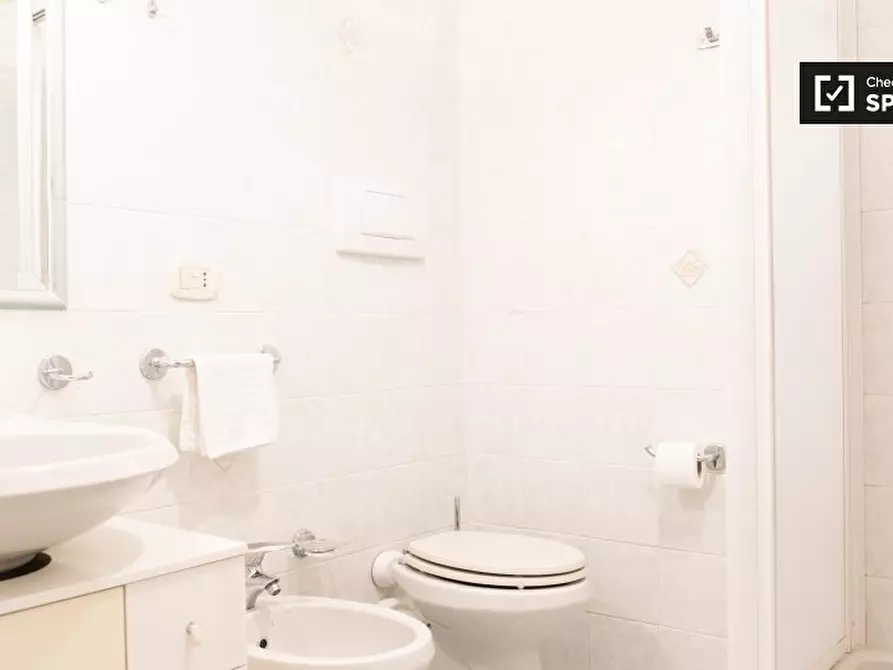 Immagine 4 di Camera condivisa in affitto  in Via dei Giovi a Roma