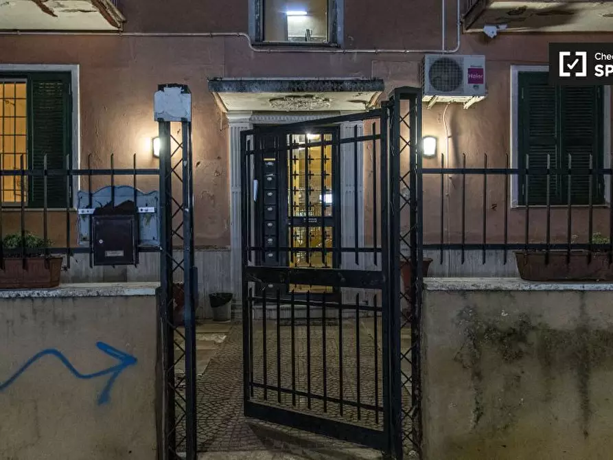 Immagine 19 di Camera condivisa in affitto  in Via dei Gelsi a Roma