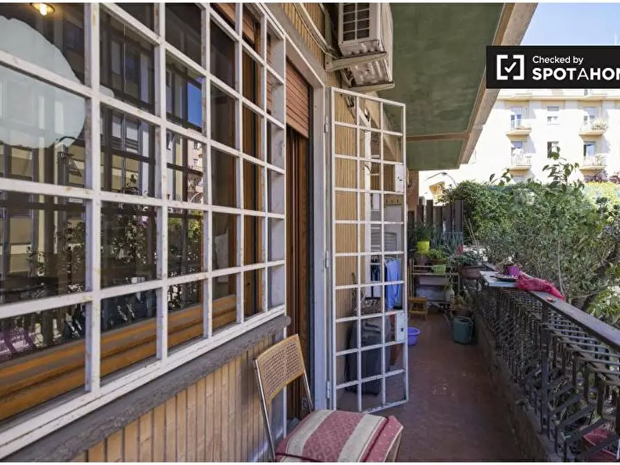 Immagine 14 di Camera condivisa in affitto  in Via Edoardo Jenner, 00151 Roma RM, Italy a Roma