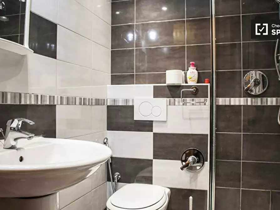 Immagine 8 di Appartamento in affitto  in Via Altino a Roma