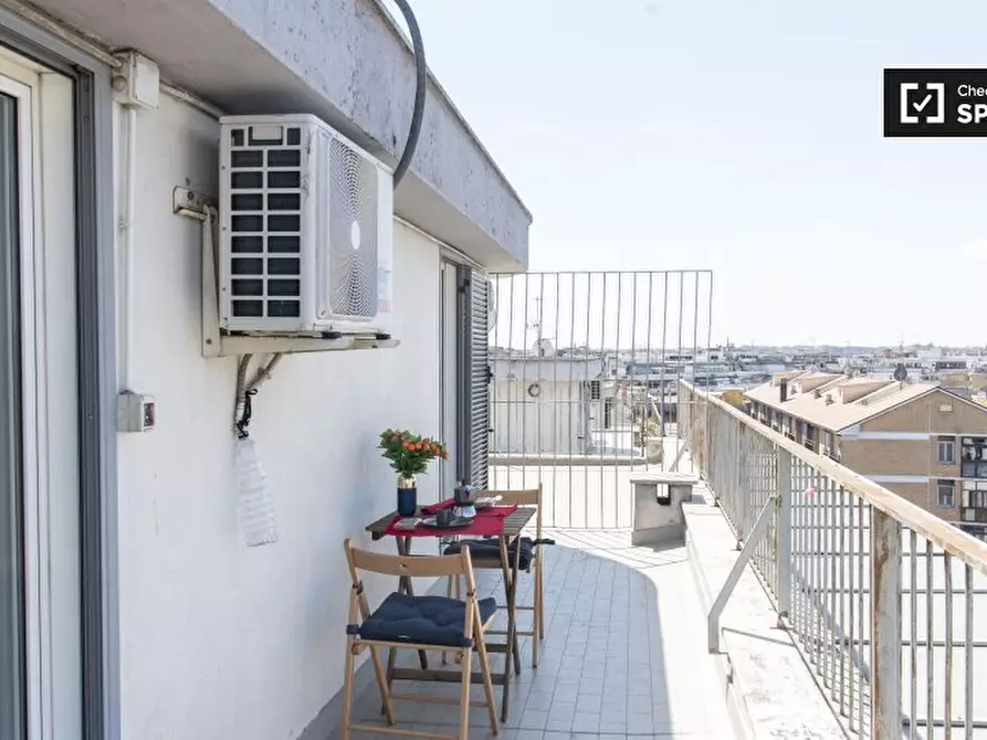 Immagine 6 di Appartamento in affitto  in Via degli Ortaggi a Roma