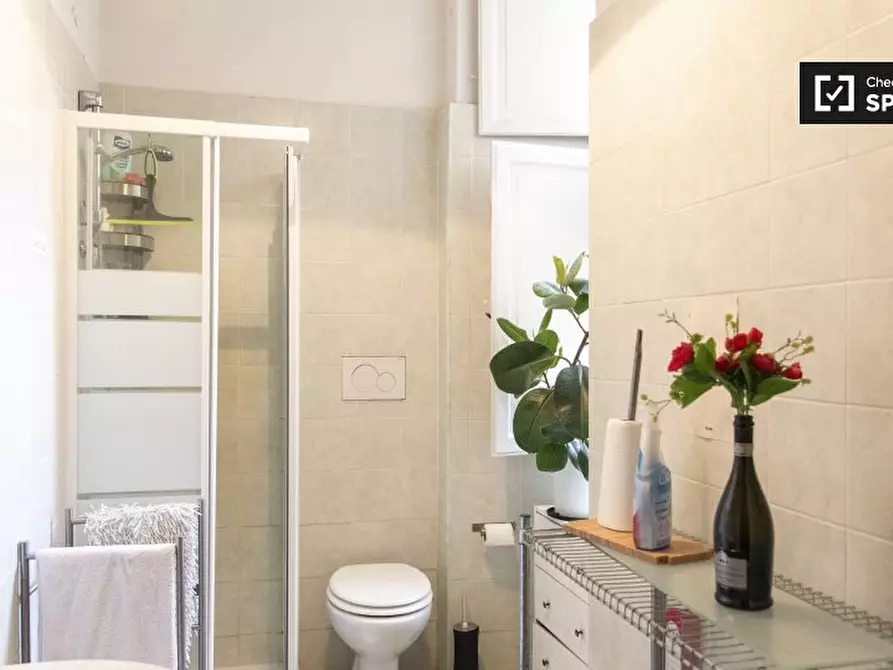 Immagine 5 di Camera condivisa in affitto  in Viale Glorioso a Roma