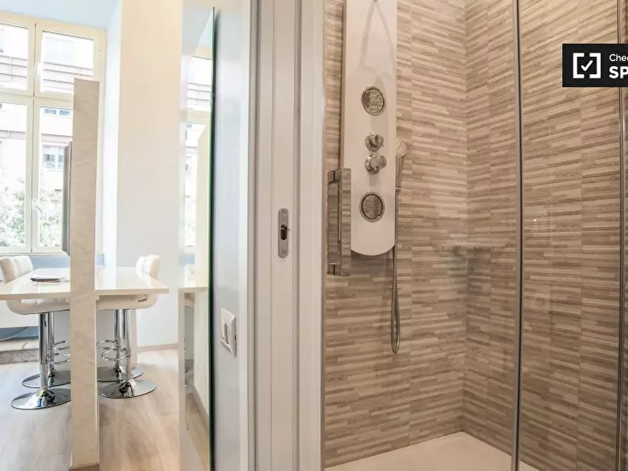 Immagine 9 di Appartamento in affitto  in Via Conte Verde, 00185 Roma RM, Italy a Roma