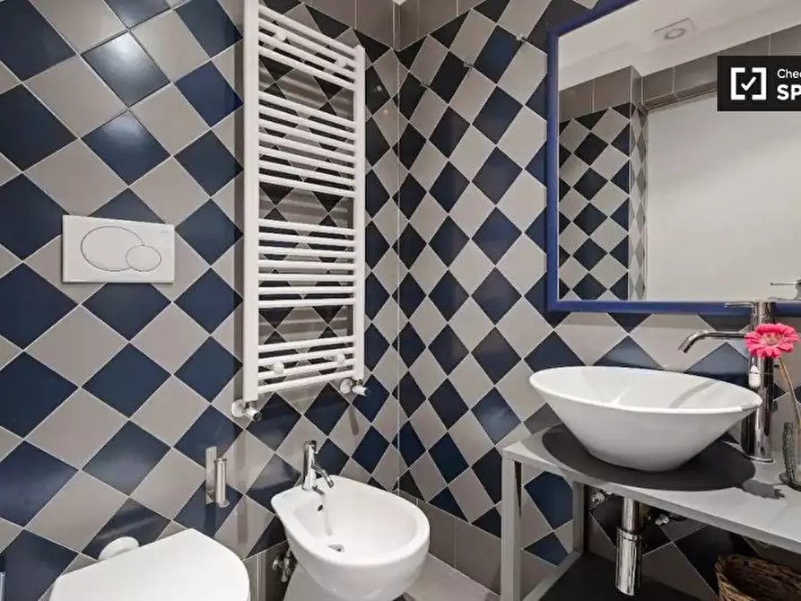 Immagine 12 di Appartamento in affitto  in Lungotevere degli Altoviti a Roma