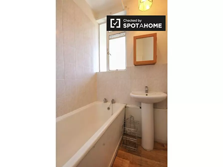Immagine 5 di Appartamento in affitto  in Winchester House,  Hallfield Estate, a Paddington