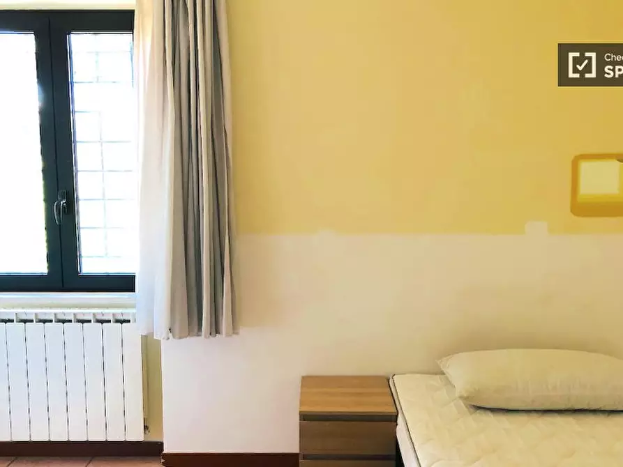 Immagine 1 di Camera condivisa in affitto  in Via Alessandro Brisse a Roma