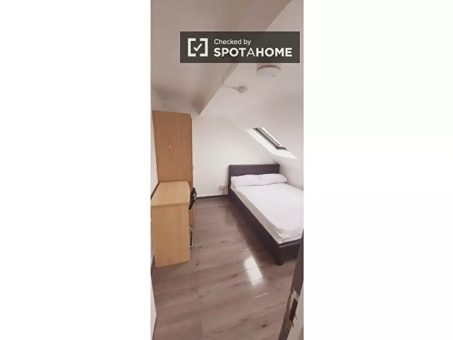 Immagine 1 di Camera condivisa in affitto  in Blackbush Ave, Romford RM6 5TU, UK a Barking