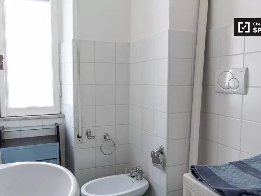 Immagine 12 di Camera condivisa in affitto  in Viale delle Provincie a Roma